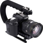 ⁦مجموعة جهاز فيديو 5 في 1 PK-777 - مثبت يو ريج للهواتف الذكية مع ضوء LED وميكروفون قلبي ومقبض ثلاثي القوائم وجهاز تحكم عن بعد بلوتوث - لليوتيوب وتيك توك ومدونات الفيديو وصناعة الافلام⁩ - الصورة ⁦3⁩