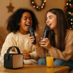 ⁦سماعة كاريوكي محمولة من كيسونيلي موديل G23 – مكبر صوت ميني مع ميكروفونين – صوت قوي 5 واط – بطارية تدوم حتى 8 ساعات – لون أسود⁩ - الصورة ⁦7⁩