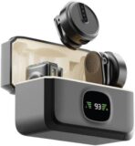 ميكروفون لاسلكي Green Lion GLM-Wireless Mic Lite، صغير الحجم وقابل للحمل، شاشة رقمية، مدى إرسال يصل إلى 20 مترًا، تردد رقمي 2.4 جيجاهرتز، 21 ساعة مع علبة الشحن، 800 مللي أمبير في الساعة .