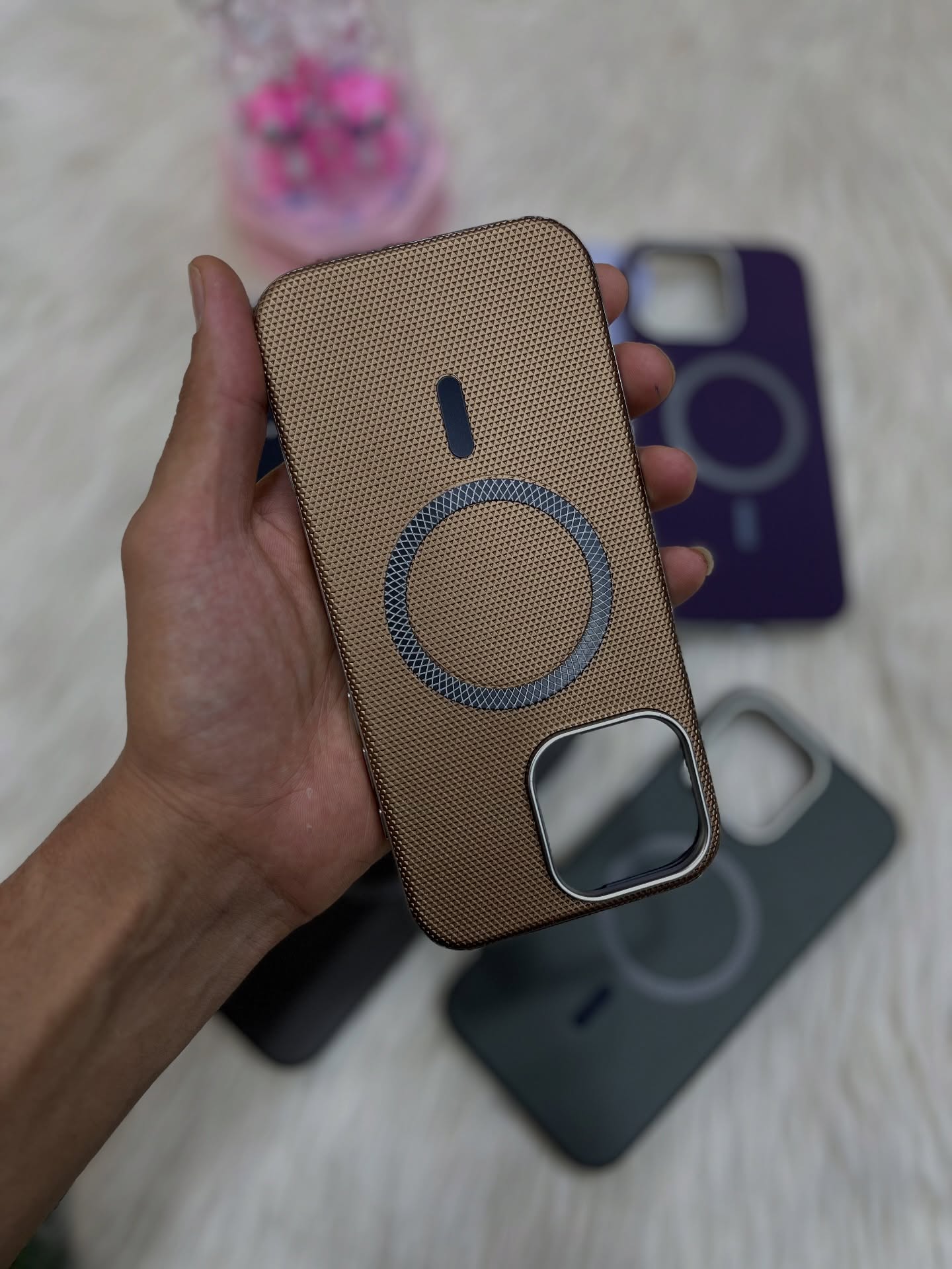 1760780393126 جراب iPhone 11، جراب هاتف MagSafe من الجلد والسيليكون قوي مقاوم للصدمات، جراب نحيف للغاية مع بطانة داخلية لمنع ظهر هاتفك من الخدوش، يدعم الشحن اللاسلكي، حماية شديدة التحمل ومضاد للخدش - الصورة 1