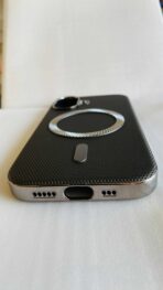 ⁦جراب  iPhone 16، جراب هاتف MagSafe من الجلد والسيليكون قوي مقاوم للصدمات، جراب نحيف للغاية مع بطانة داخلية لمنع ظهر هاتفك من الخدوش، يدعم الشحن اللاسلكي، حماية شديدة التحمل ومضاد للخدش⁩ - الصورة ⁦3⁩