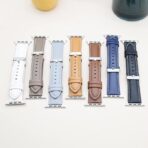 ⁦سوار جلد طبيعي متوافق مع اي ووتش سيريس 1/2/3/4/5/6/7/8/9/10/الترا/الترا2 مقاس 42/44/46/49 تصميم أنيق ومريح للاستخدام اليومي.⁩ - الصورة ⁦6⁩