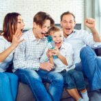 ⁦ميكروفون كاريوكي بلوتوث ، ميكروفون لاسلكي متعدد الوظائف 2 في 1 مع تسجيل صوتي وتشغيل مستمر + شحن USB + فتحة لإدخال بطاقة + بورت AUX⁩ - الصورة ⁦2⁩