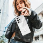 ⁦جراب حماية مغناطيسي شفاف لموبايل سامسونج جالاكسي S21 الترا شبكة الجيل الخامس 5G متوافق مع تقنية ماج سيف، جراب حماية بتصميم عسكري مضاد للصدمات لموبايل سامسونج S21 الترا⁩ - الصورة ⁦4⁩