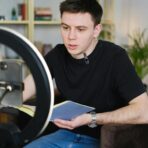 ⁦جرين ليون ميكروفون مزدوج GM-76X 3 في 1، نطاق نقل 20 متر، عمر بطارية 5 ساعات، بطارية ميكروفون 65mAh، وضع الصدى، جودة صوت HD، وقت استجابة منخفض للغاية، رأس لايتنينج/USB-C/USB-A - اسود⁩ - الصورة ⁦6⁩