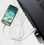 ⁦كابل  aux للسيارة بمنفذ 3.5 ملم متوافق مع أجهزة الايفون.⁩ - الصورة ⁦3⁩