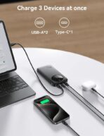⁦باور بانك 2.4 أمبير LED، موديل JR-PBF12، مع 3 منافذ مخرج 2 USB نوع سي 10000 مللي أمبير في الساعة من جوي رووم⁩ - الصورة ⁦2⁩