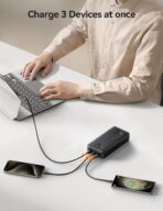 ⁦شاحن باور بانك للشحن السريع JR-PBF16 بقوة شحن 22.5 وات وسعة بطارية 20000 مللي امبير في الساعة بإضاءة ليد من جوي رووم⁩ - الصورة ⁦7⁩