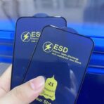 ⁦شاشة حماية زجاجية  4S ESD بحافة مضادة للضغط ومضاد للكهرباء الساكنة من الزجاج المقوى القوي ليس من السهل كسره، واقي شاشة ممتاز لـ (ايفون 15 برو)، شفاف .⁩ - الصورة ⁦4⁩